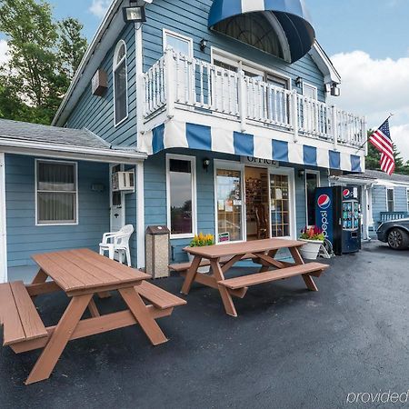 Rodeway Inn Лий Екстериор снимка