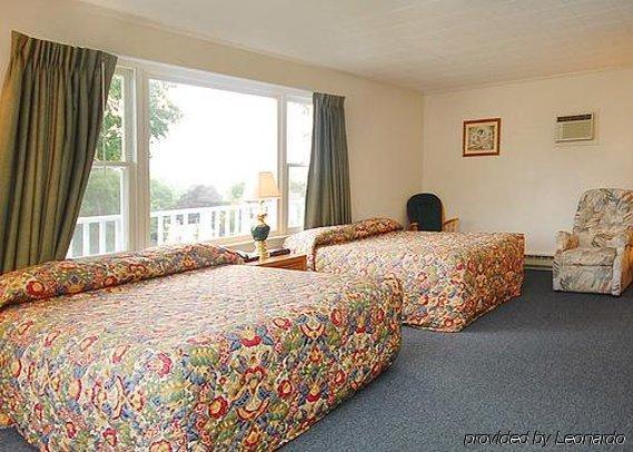 Rodeway Inn Лий Екстериор снимка