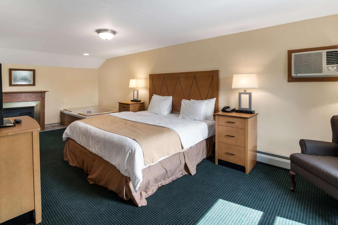 Rodeway Inn Лий Екстериор снимка